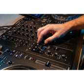 �J���[�o���G�[�V����