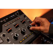 �J���[�o���G�[�V����