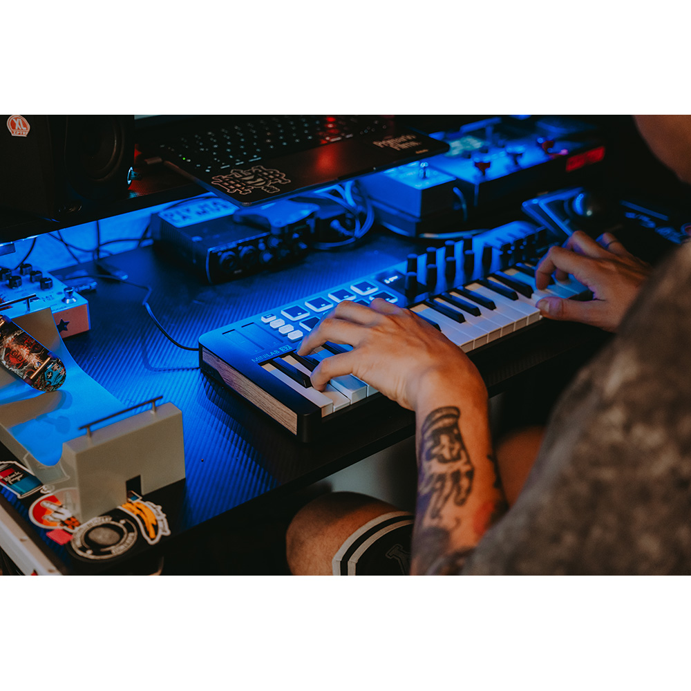 Arturia MiniLab 37 Black｜ミュージックランドKEY