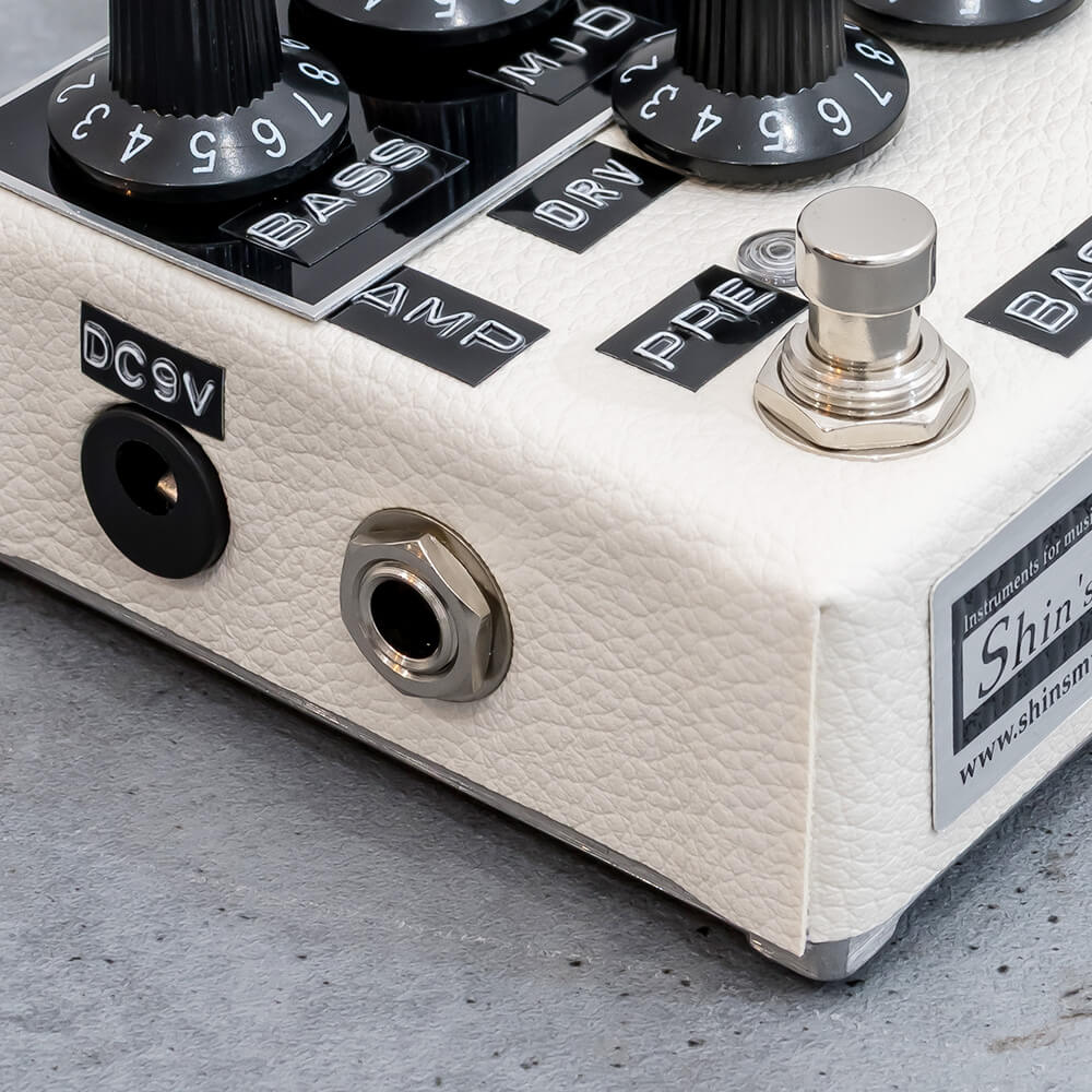 Shin's Music Bass Master Preamp Pro+ White Tolex / Black Panel