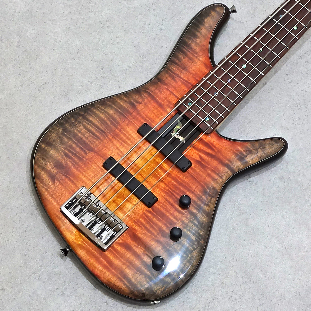 �J���[�o���G�[�V����