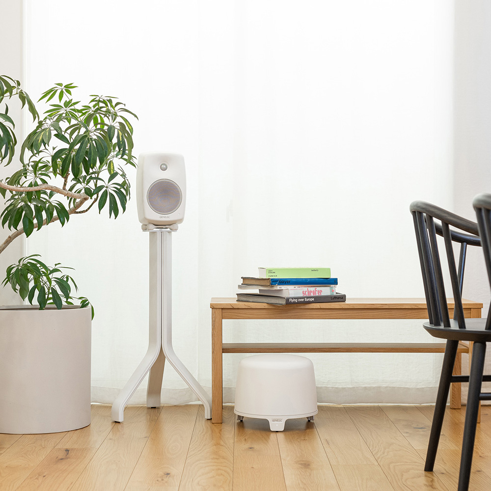GENELEC 8000-450W ホワイト [TRIOL スタンド]｜ミュージック