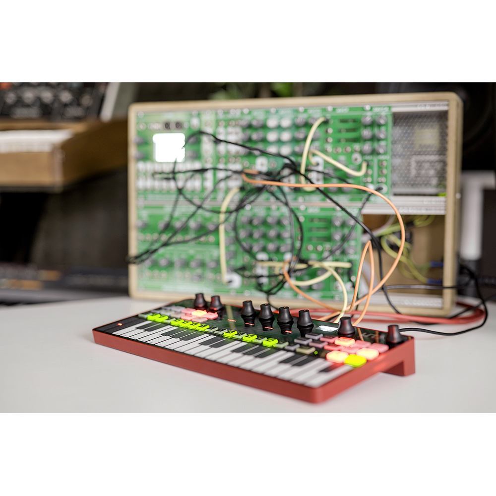 IK Multimedia UNO Synth Pro Desktop｜ミュージックランドKEY