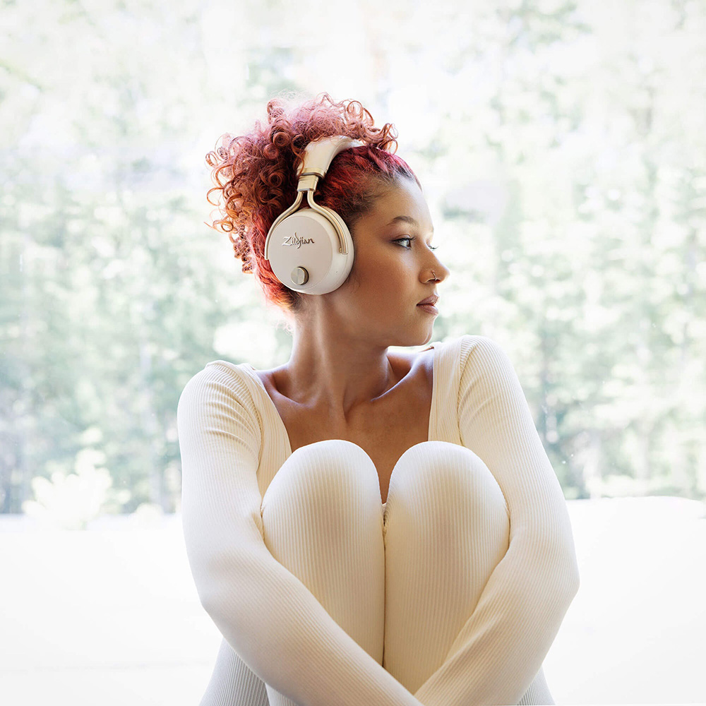 バイオハザード Bluetooth Hi-Fi ヘッドセット BSAA仕様 レア パイオニア、カプコン「バイオハザード」とコラボしたハイレゾ