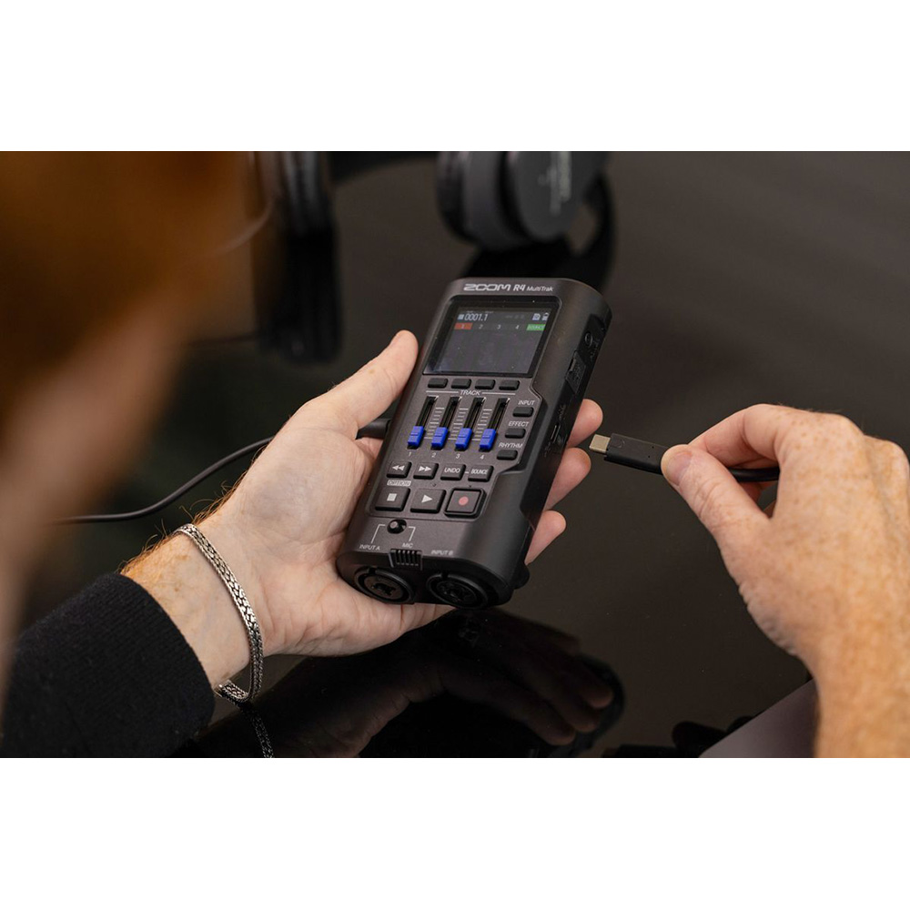 Amazon.com: Zoom R4 MultiTrak SD Recorder and USB Audio